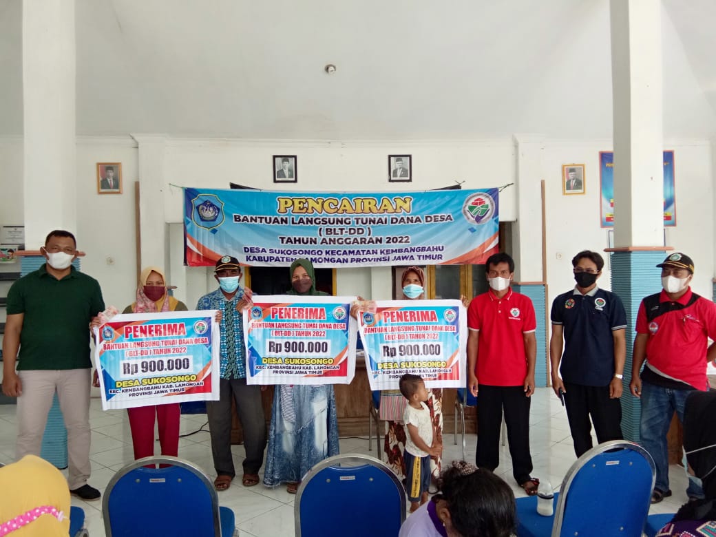 Pencairan BLT Dana Desa, Puluhan Warga Sukosongo Nampak Sumringah