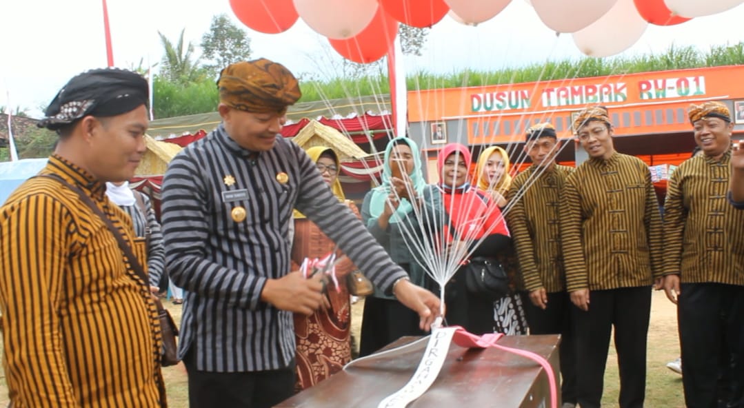 Meriahkan HUT RI Pemdes Krosok Gelar Pentas Seni dan Pameran Kuliner UMKM