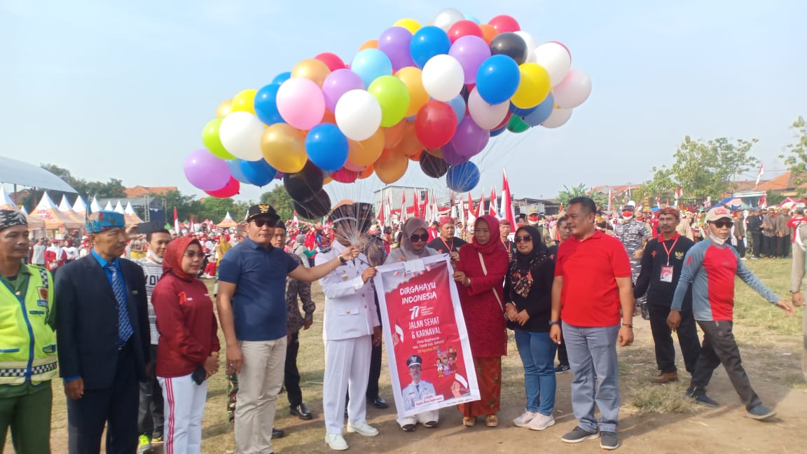 Wabup Sidoarjo H.Subandi Hadiri Karnaval Kemerdekaan di Desa Sugiwaras