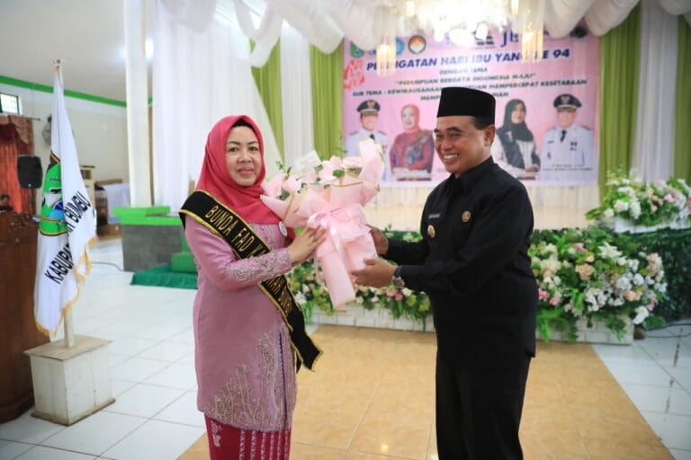 Peringatan Hari Ibu ke-94 Sekaligus Pengukuhan Bunda FAD