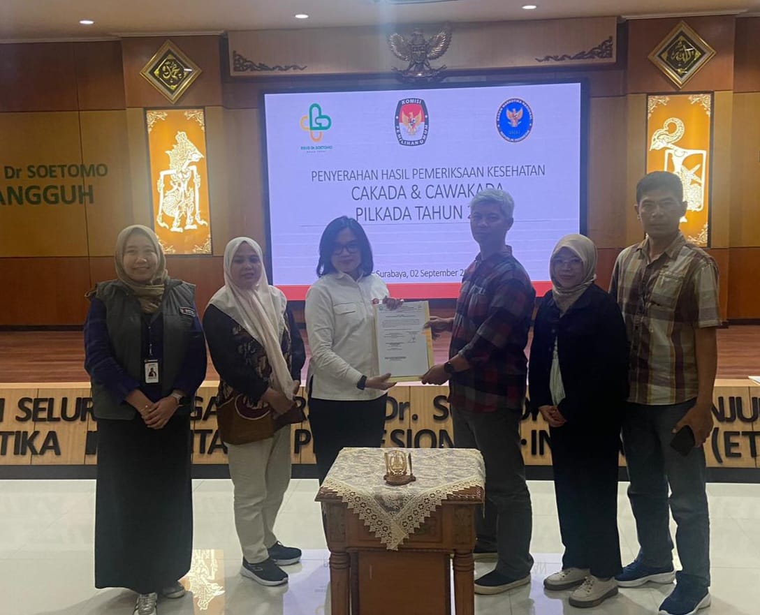 KPU Terima Berita Acara Hasil Pemeriksaan Kesehatan Cawalkot & Wawalkot Kediri
