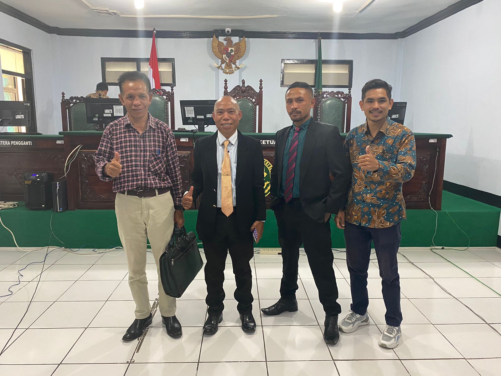 Kecewa Hasil Putusan Praperadilan, Kuasa Hukum Ir. Ngkeros Maksimus Bakal Adukan Ke – KY