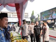 Polres Lamongan Bersama Disperindag Gelar Bazar Murah