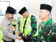 Silaturahmi Kamtibmas, Polres Nganjuk Bagikan Rompi Keselamatan Berlalu Lintas