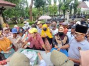 Indahnya Berbagi, PWI Bareng DWP Lamongan Bagikan Ratusan Takjil Gratis