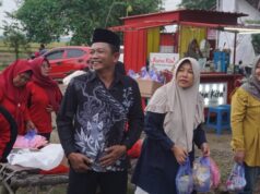 Pemdes Simo Bersama Kader PKK Berbagi Takjil