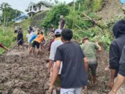 Longsor di Desa Beamese Cibal Timur, Sejumlah Bangunan Nyaris Rata dengan Tanah