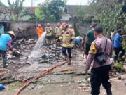 Polsek Bagor Sigap Bantu Korban Kebakaran di Banaranwetan