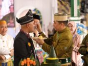 Momen Bupati Bang Arul Suapi Wabub H. Bahsanudin Nasi Tumpeng di HUT ke-22 Tanbu