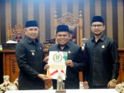 Wabup H. Bahsanudin Hadiri Rapat Paripurna DPRD Tanbu