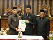 Wabup H. Bahsanudin Hadiri Rapat Paripurna DPRD Tanbu Penyampaian Rekomendasi LKPJ TA – 2024