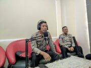Satlantas Polres Sampang Berikan Imbauan Melalui Siaran Radio