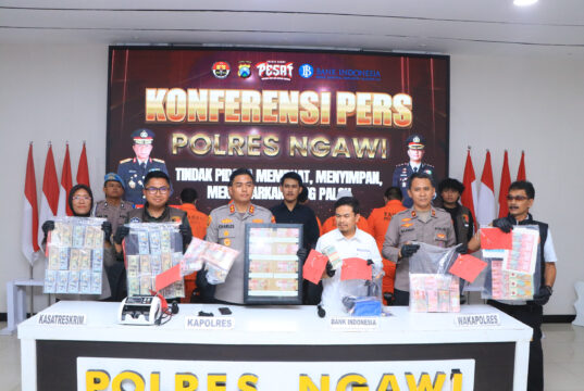 Polres Ngawi Tangkap Komplotan Pengedar Upal, Libatkan Kades