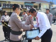 Berprestasi, Sejumlah Anggota Polres Tanjung Perak diganjar Penghargaan