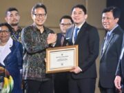 Bupati Tanbu Terima Sertifikat Eliminasi Malaria dari Kemenkes – RI