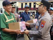 Polres Tanjung Perak Gelar Baksos, Sambut HUT Bhayangkara ke – 79