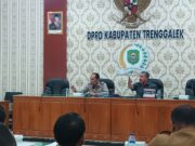 DPRD Trenggalek Dorong Standarisasi Pendidikan, Sekolah Negeri-Swasta Akan Setara Suasana rapat dengar pendapat di aula gedung DPRD Trenggalek