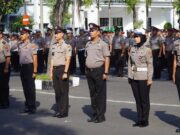 Kapolrestabes Surabaya Pimpin Upacara Kenaikan Pangkat
