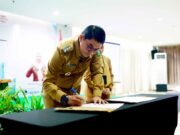 Bupati Tanbu Andi Rudi Latif Teken Piagam Audit Intern