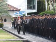 Kapolres Sampang Jadi Inspektur Upacara HUT Bhayangkara Ke-79