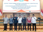 Bupati Yuhronur Sampaikan Raperda Perubahan APBD Lamongan – 2025