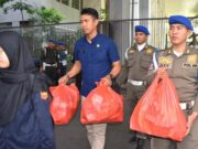 Satpol PP Surabaya & Bea Cukai Sita Ratusan Bungkus Rokok ilegal di Surabaya