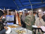 Ketua TP PKK Tanah Bumbu Tinjau Stand UMKM di Gerakan Aksi Serentak