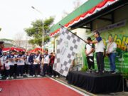 Moment HUT Ke-53 Petrokimia Gresik & HUT RI Ke-80, Ribuan Warga Antusias Ikuti Acara Jalan Sehat