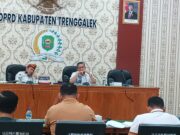 Komisi IV DPRD Trenggalek Tegaskan Komitmen Kawal Sektor Kesehatan dalam Pembahasan KUA-PPAS 2026 Suasana rapat kerja Komisi IV DPRD Trenggalek
