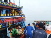 Satpolairud Polres Lamongan Gerak Cepat Evakuasi ABK Meninggal di Atas Kapal KMN NA di Perairan Bawean