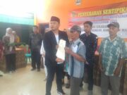 Pemdes Grabahan Serahkan 160 Sertifikat Kepada Masyarakat