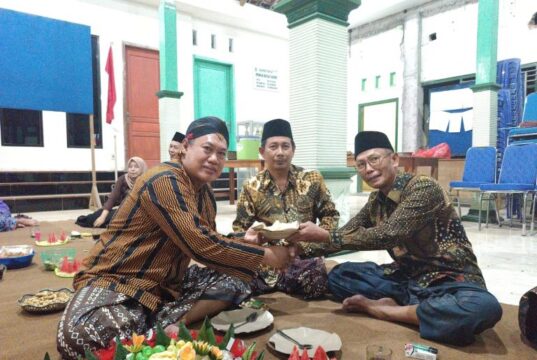 Pemdes Ariyojeding Gelar Malam Tirakatan