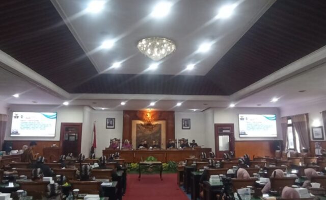 Screenshot_2025-11-18-19-20-41-536_com.whatsapp-edit