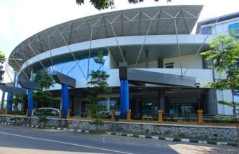 Bangunan megah Convention Hall Simpang Lima Gumul (SLG) Sebagai Fasilitas Publik di Kediri