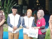 Wali Kota Kediri Salurkan BLT DBHCHT Bagi Ribuan Buruh Pabrik Rokok Tahun 2025