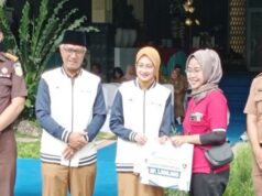 Wali Kota Kediri Salurkan BLT DBHCHT Bagi Ribuan Buruh Pabrik Rokok Tahun 2025