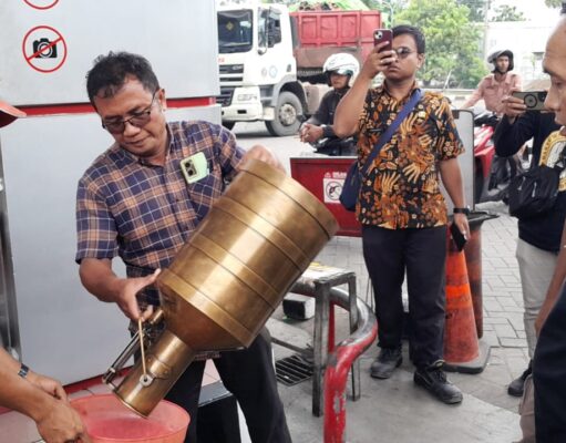 Jelang Nataru, Disperindag Lamongan Pastikan Alat Ukur SPBU, Stok BBM Normal & Aman