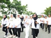 Lautan Putih di Batfest 2025: Andi Irmayani Ikuti Jalan Sehat Bersama 30 Ribu Peserta