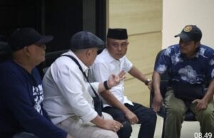Perjuangan Panjang Berbuah Terang : DPRD Tanah Bumbu Abdul Rahim Tinjau Penyalaan Listrik PLN ke Desa Pulau Burung