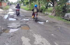 Ruas Jalan Poros Glagah, Dinoyo & Karangbinangun Rusak Parah, Warga Desak Adanya Perbaikan
