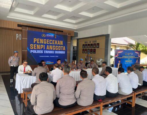 Pengecikan Bagi Personel Pemegang Senjata Api ( Senpi ) Di Polres Tanah Bumbu.