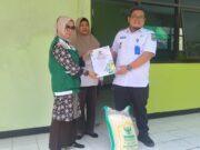 BAZNAS Magetan Salurkan 1,1 Ton Beras Zakat Fitrah untuk Masyarakat Kecamatan Karas