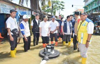 Bupati Yes Dampingi Pak Wagub Tinjau Kondisi Jalan Dan Banjir Di Karanggeneng