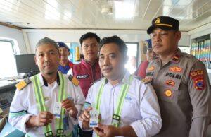 Pastikan Keamanan Berlayar Arus Mudik, Polres Tanah Bumbu Lakukan Tes Urine Nahkoda Kapal