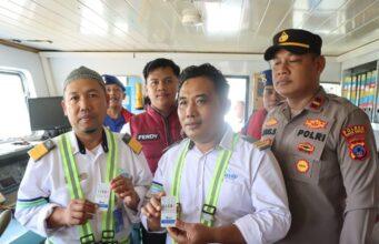 Pastikan Keamanan Berlayar Arus Mudik, Polres Tanah Bumbu Lakukan Tes Urine Nahkoda Kapal