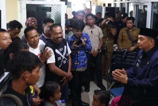 Bupati Andi Rudi Latif Siapkan Dapur Umum BerAKSI untuk Berbuka dan Sahur bagi 269 Penumpang Tertunda