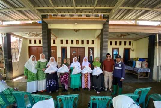 DI Lamongan, Cak Imin Salurkan Ribuan Paket Sembako Untuk Korban Banjir & Guru Ngaji