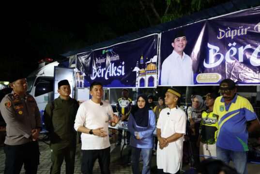 Bupati Andi Rudi Latif Sahur On The Road Sambil Salurkan Bantuan dan Pantau Pemudik