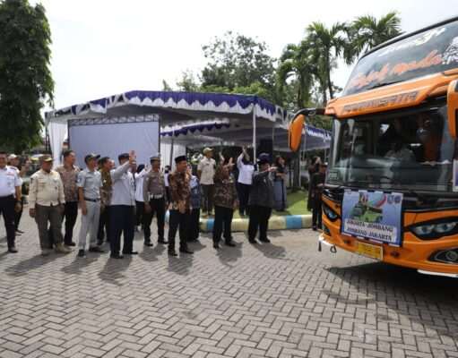 Peran Strategis Dishub Jombang, 6 Bus Angkutan Balik Gratis Antar Ratusan Pemudik ke Jakarta