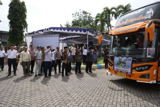 Peran Strategis Dishub Jombang, 6 Bus Angkutan Balik Gratis Antar Ratusan Pemudik ke Jakarta